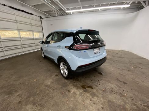 Used 2023 Chevrolet Bolt LT image 4