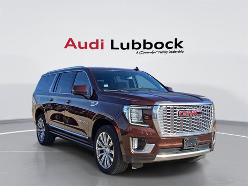 Used 2022 GMC Yukon XL Denali image 1