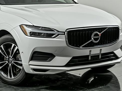 Used 2019 Volvo XC60 T6 Momentum w/ Multimedia Package AWD/4WD image 2