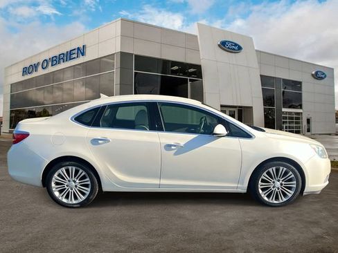 Used 2013 Buick Verano FWD image 6