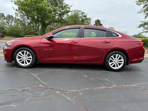 Used 2017 Chevrolet Malibu LT FWD image 2