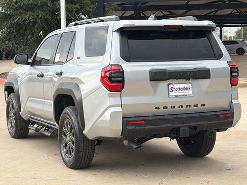 New 2026 Toyota 4Runner SR5 image 5
