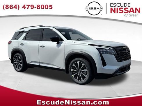 New 2026 Nissan Pathfinder Platinum FWD image 1