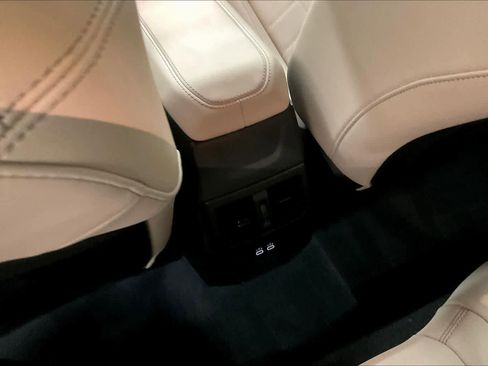 Used 2025 BMW M235i xDrive w/ Premium Package image 38