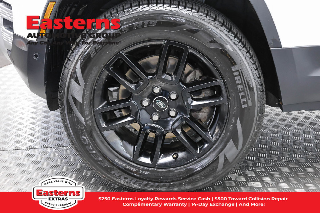 Used 2025 Land Rover Defender 110 S AWD/4WD image 30