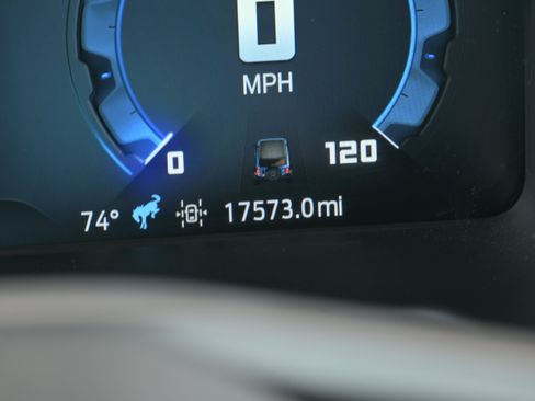 Used 2025 Ford Bronco Outer Banks AWD/4WD image 14