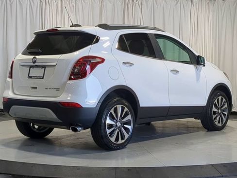 Used 2022 Buick Encore Preferred AWD/4WD image 8