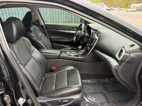 Used 2021 Nissan Maxima 3.5 SV w/ Floor Mat Group FWD image 15