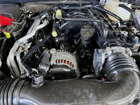 Used 2023 Jeep Gladiator Mojave w/ Dual Top Group AWD/4WD image 9