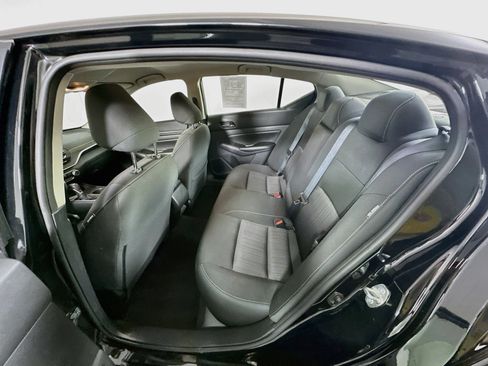 Used 2025 Nissan Altima 2.5 SV FWD image 25