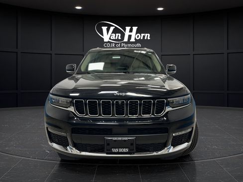 Used 2022 Jeep Grand Cherokee L Limited w/ Luxury Tech Group II AWD/4WD image 3