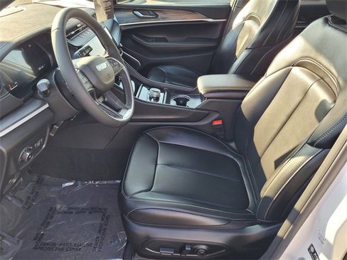 New 2026 Jeep Grand Cherokee Limited image 8