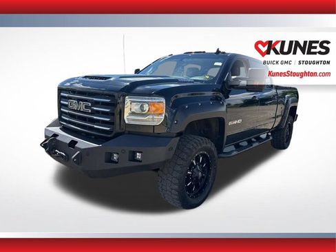 Used 2018 GMC Sierra 2500 SLT w/ Duramax Plus Package AWD/4WD image 4