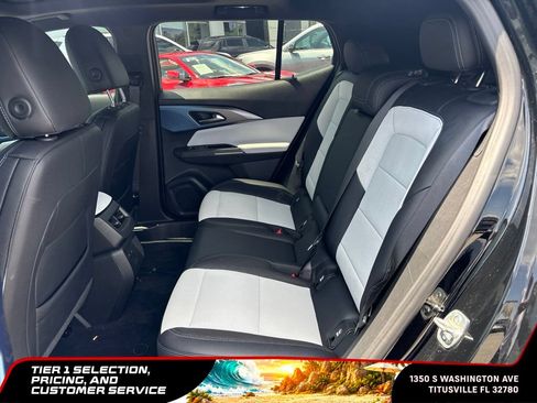 Used 2025 Chevrolet Equinox EV LT w/ Convenience Package II AWD/4WD image 8