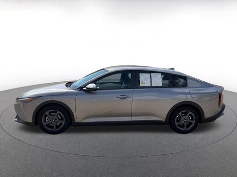 Used 2025 Kia K4 LXS image 9