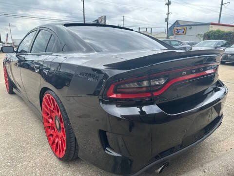 Used 2017 Dodge Charger R/T RWD image 9