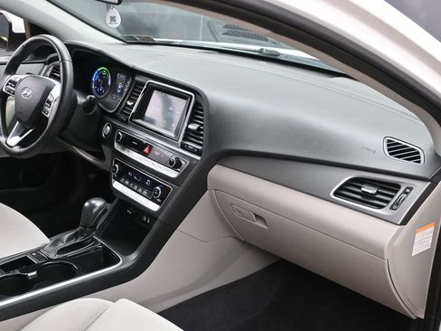 Used 2018 Hyundai Sonata SE FWD image 25