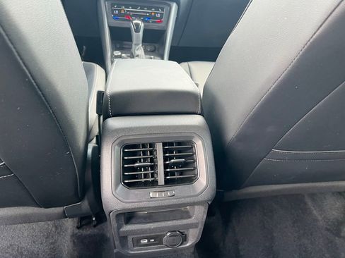 Used 2022 Volkswagen Tiguan SE AWD/4WD image 17