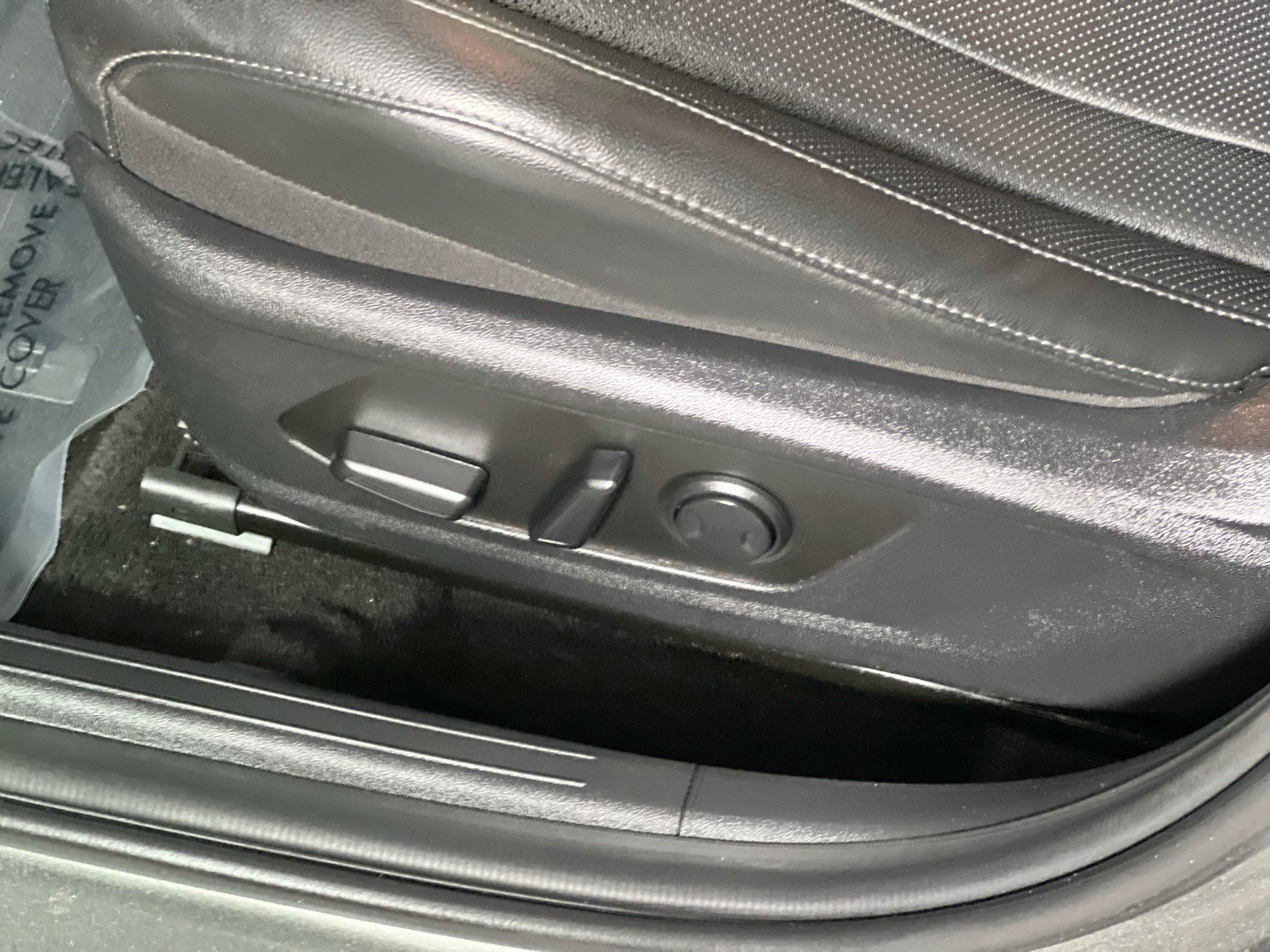 Used 2025 Hyundai Elantra Limited FWD image 16