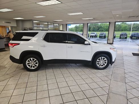 Used 2020 Chevrolet Traverse LT w/ Driver Confidence II Package AWD/4WD image 8