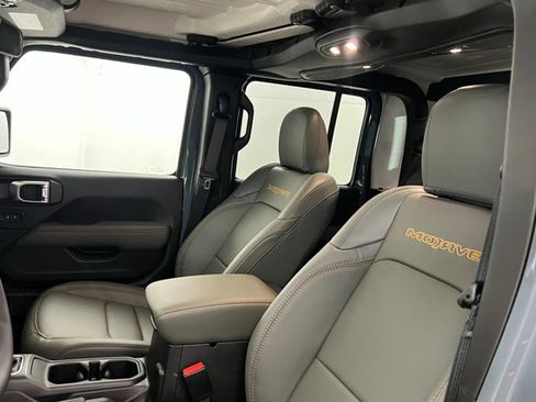 New 2025 Jeep Gladiator Mojave w/ Convenience Group image 15