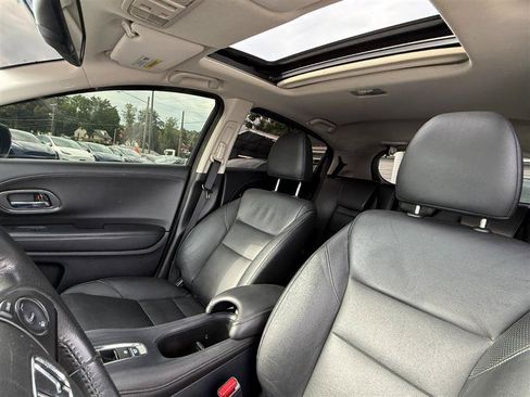 Used 2017 Honda HR-V EX-L image 9