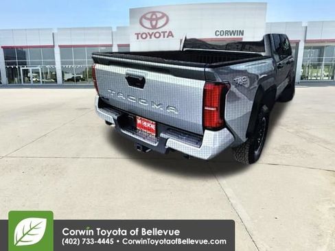 Used 2025 Toyota Tacoma TRD Off-Road AWD/4WD image 3