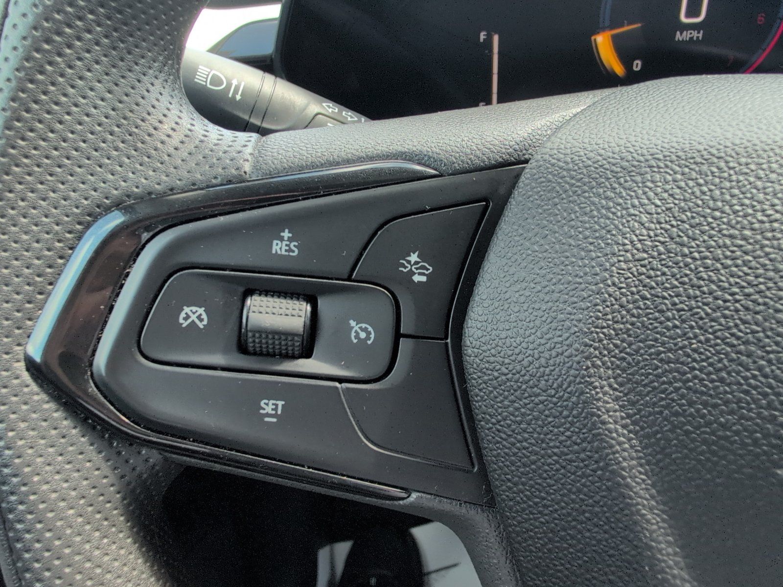 Used 2025 Chevrolet TrailBlazer LT AWD/4WD image 18