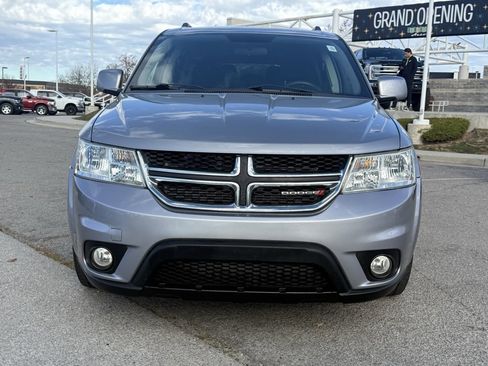 Used 2015 Dodge Journey SXT w/ Flexible Seating Group image 2