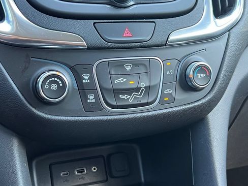 Used 2020 Chevrolet Equinox LT AWD/4WD image 25