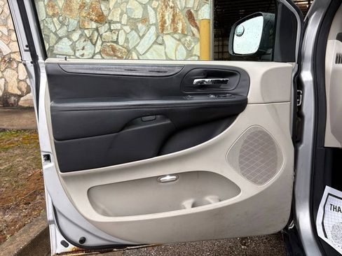 Used 2012 Dodge Grand Caravan American Value Package image 17