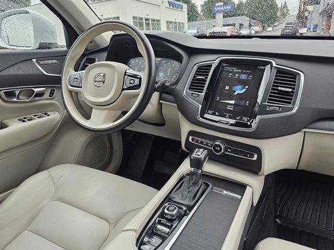 Used 2020 Volvo XC90 T5 Momentum w/ Protection Package AWD/4WD image 12