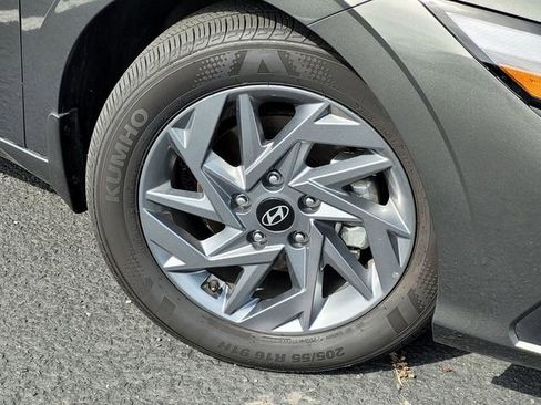 New 2025 Hyundai Elantra Hybrid FWD image 9