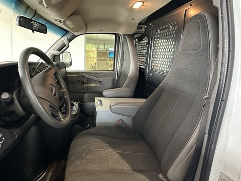 Used 2020 GMC Savana 2500 w/ Driver Convenience Package image 8