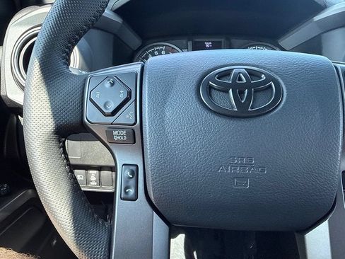 Used 2020 Toyota Tacoma TRD Off-Road w/ TRD Premium Off Road Package AWD/4WD image 22