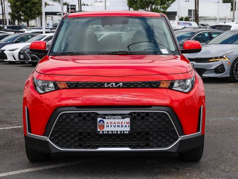 Used 2023 Kia Soul S FWD image 2
