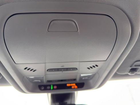 Used 2022 Chevrolet Blazer LT image 23