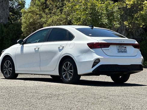 Used 2022 Kia Forte LXS FWD image 5