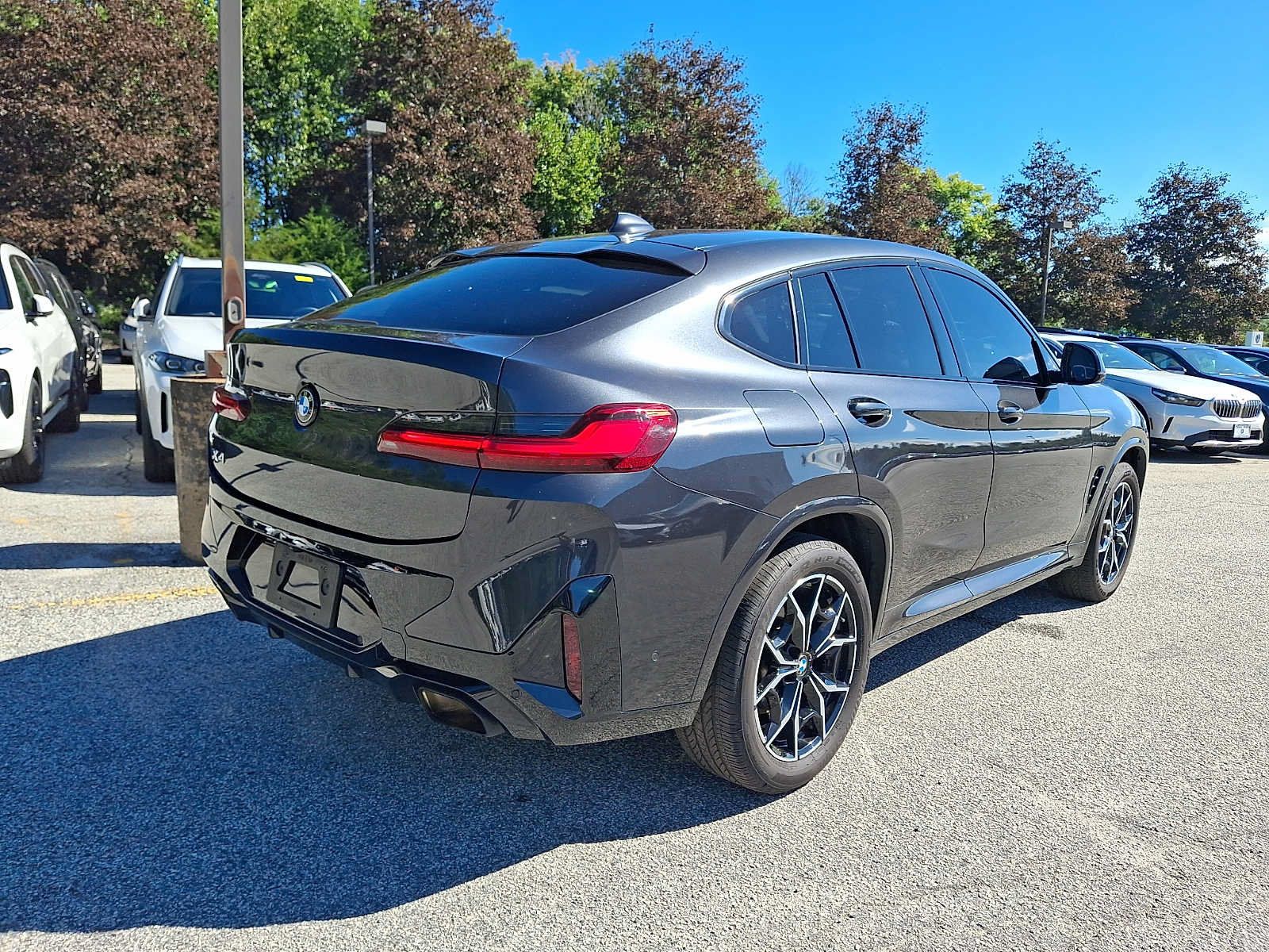 Used 2024 BMW X4 xDrive30i w/ Premium Package AWD/4WD image 6