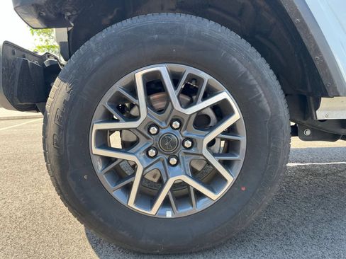 Used 2025 Jeep Wrangler Unlimited Sahara AWD/4WD image 35