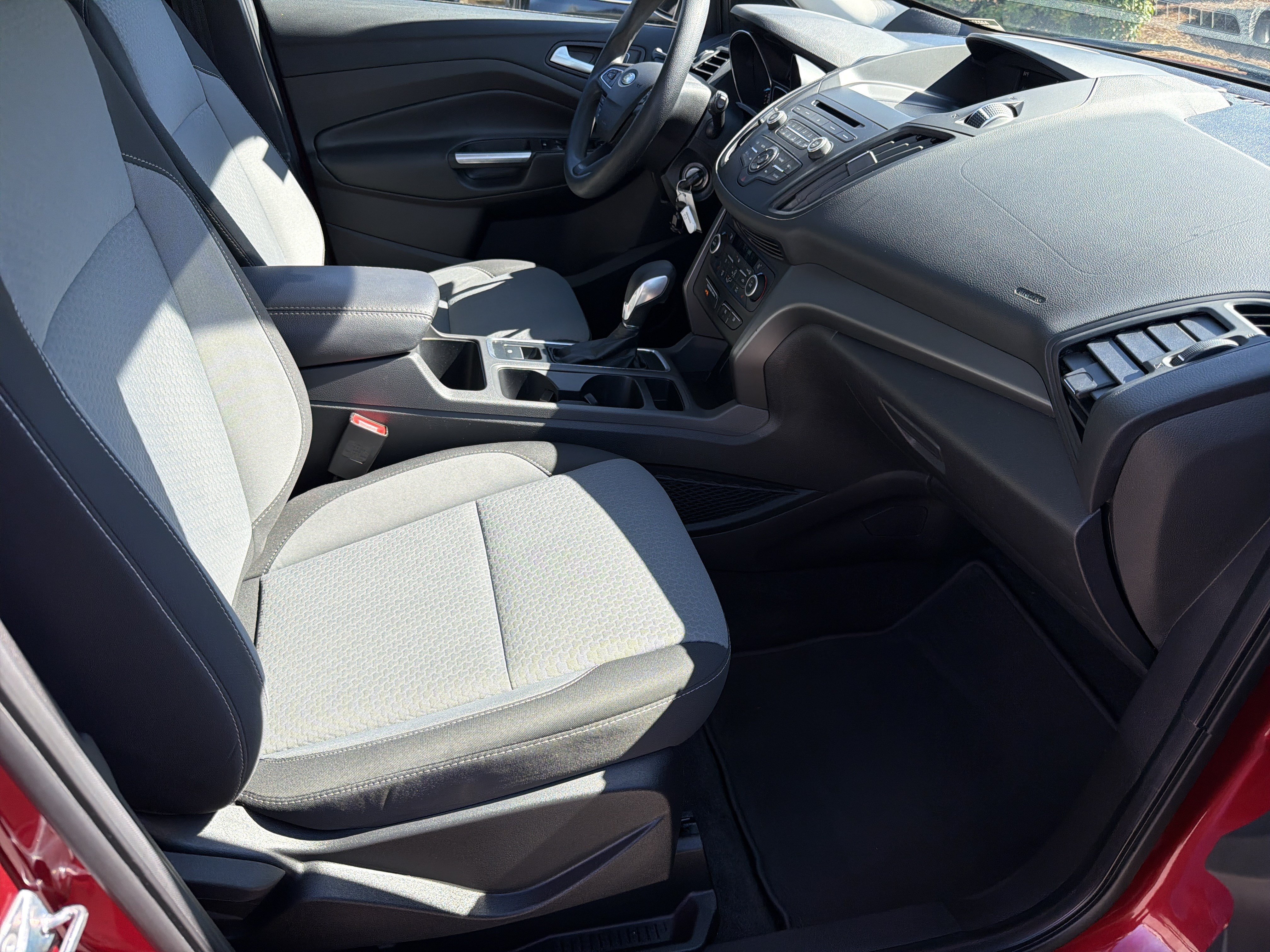 Used 2018 Ford Escape SE FWD image 24