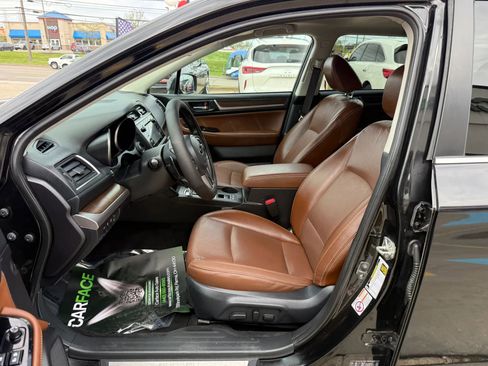 Used 2017 Subaru Outback 3.6R Touring image 16