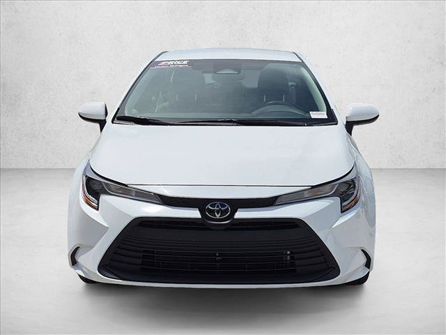 Used 2025 Toyota Corolla LE FWD image 2