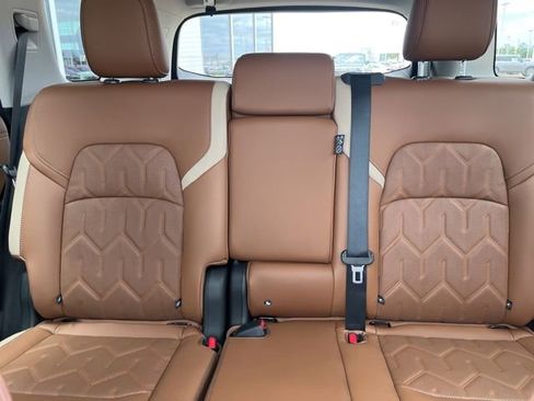 New 2026 Nissan Pathfinder Platinum FWD image 19