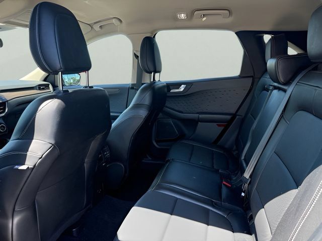 Used 2020 Ford Escape Titanium AWD/4WD image 13