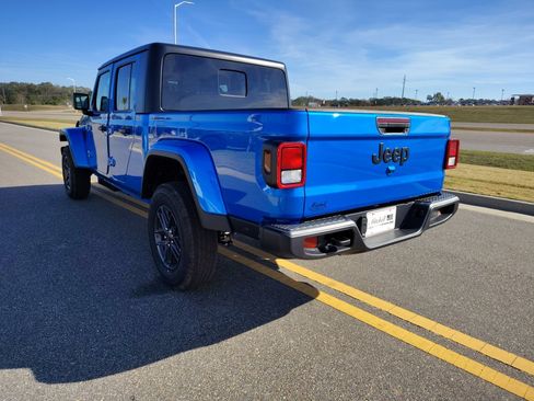 New 2026 Jeep Gladiator Sport image 7