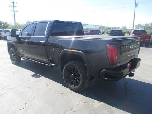 Used 2021 GMC Sierra 2500 Denali w/ Denali Black Diamond Edition AWD/4WD image 11