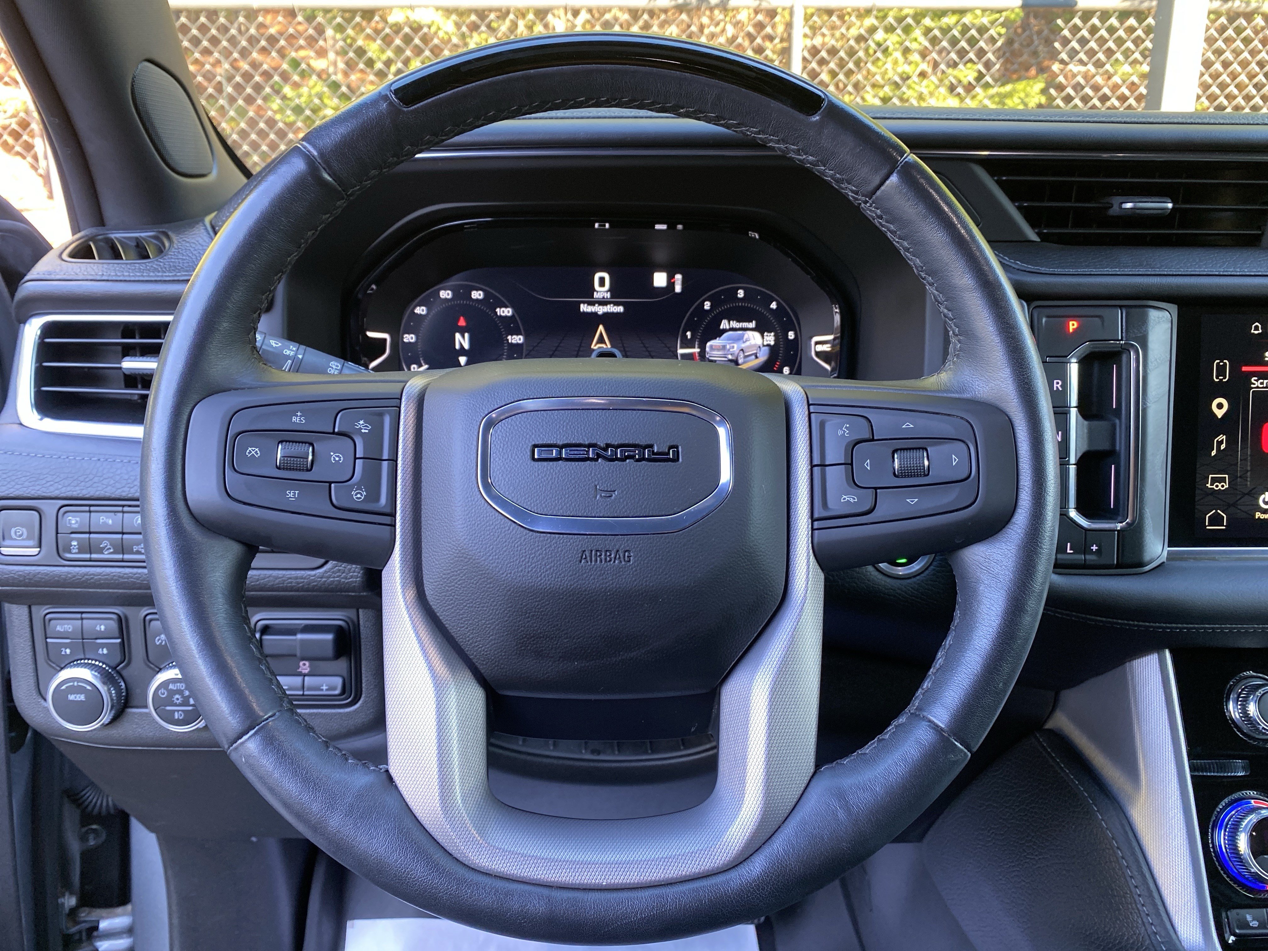 Used 2023 GMC Yukon Denali w/ Advanced Technology Package AWD/4WD image 15