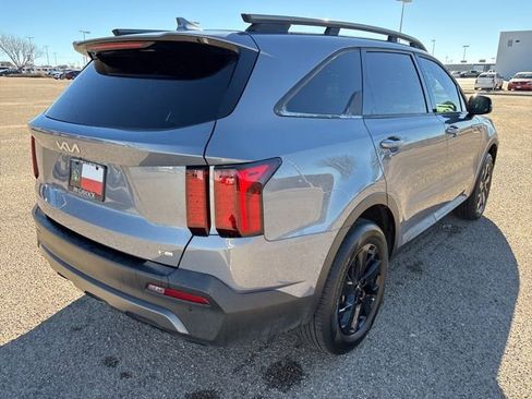 Used 2023 Kia Sorento S w/ Panoramic Sunroof Package image 7