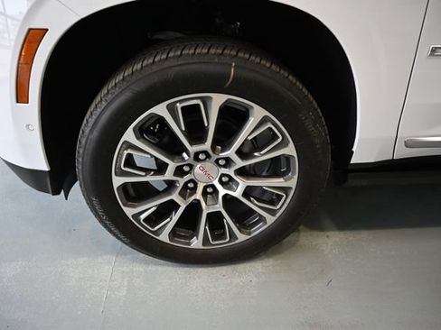 New 2026 GMC Yukon XL Denali w/ Denali Reserve Package image 37